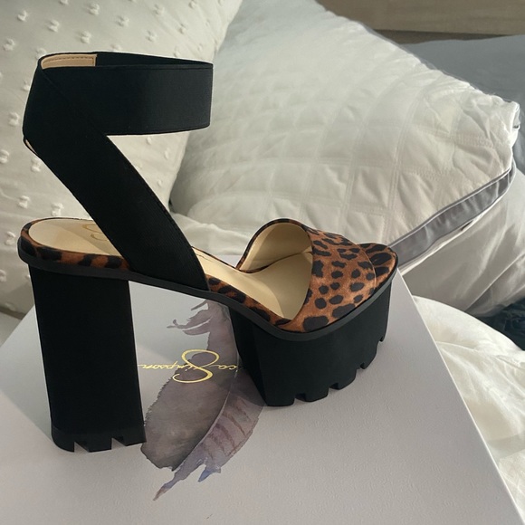 Jessica Simpson Shoes - *SOLD* Jesica Simpson platform shoe